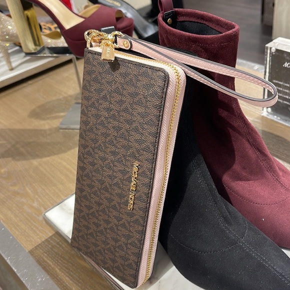 Michael Kors Jet Set Travel Large Travel CONTINENTAL wallet-wristlet-phoneholder - Picture 2 of 16